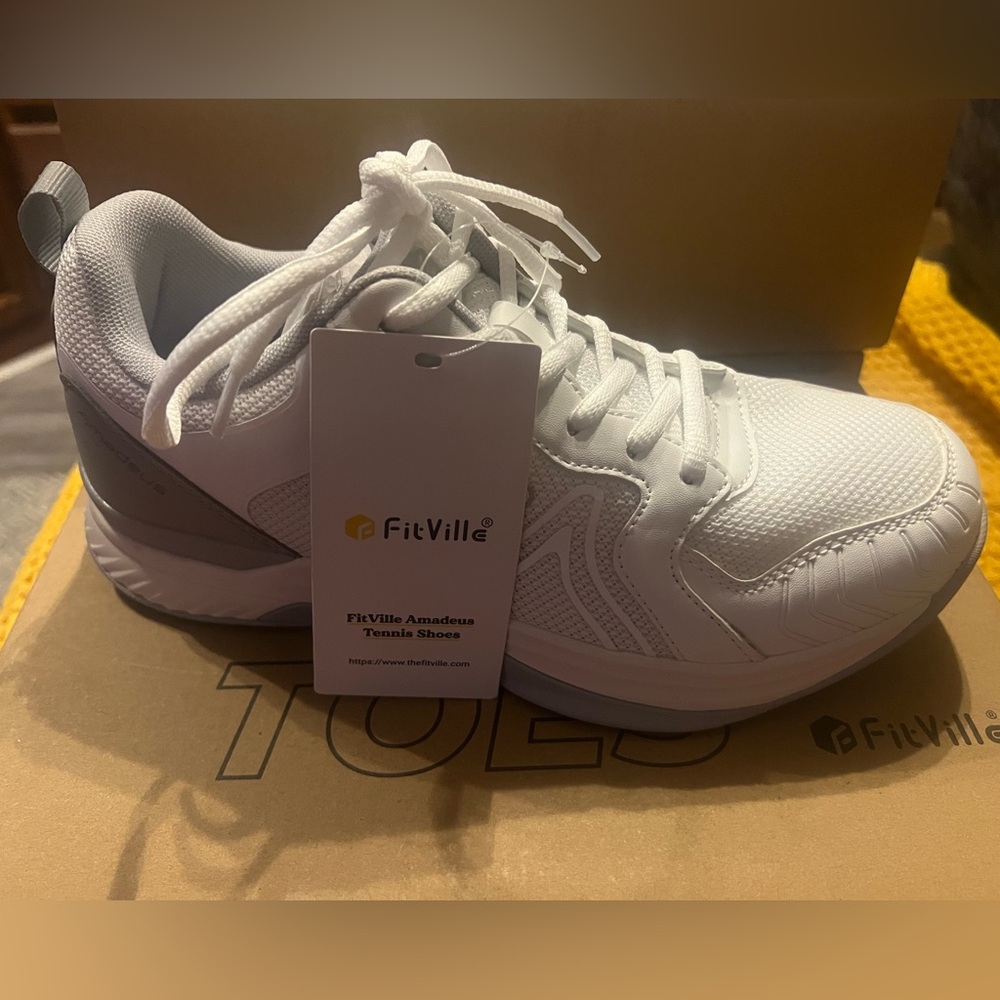 FitVille Women's Court Tennis Amadeus V6